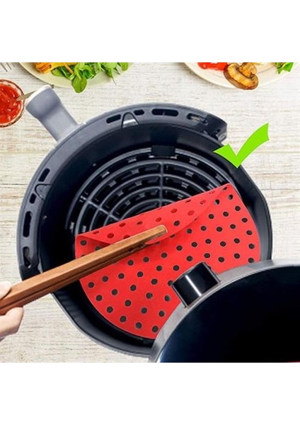 20 Cm'lik Kırmızı Renkte Isıya Dayanabilen ve Yıkanabilen Yuvarlak Silikon Airfryer ve Fırın Matı