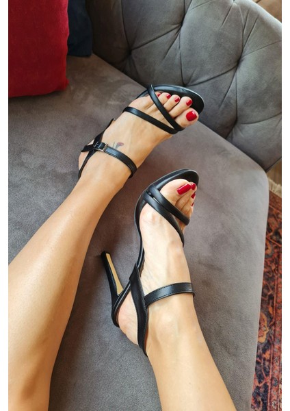 015 1035 Topukla Kadın Platformlu Bantlı Abiye Ayakkabı modelleri