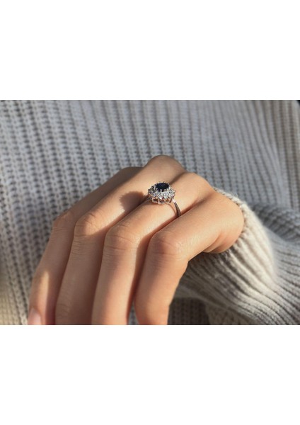 İki Sıra Pırlantalı Oval Safir Taşlı Yüzük 0407R0118 indirimleri