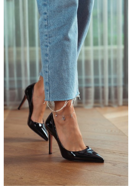 Vanessa Siyah Rugan Sivri Burun Kadın Stiletto