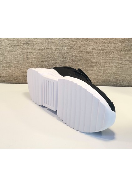 Zoom Çocuk Bantlı Spor Ayakkabı fırsatları