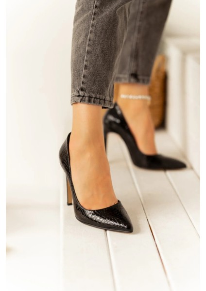 Siyah Yılan Derisi Desenli Stiletto Sivri Burun Kadın Topuklu Ayakkabı indirimleri