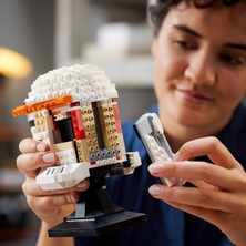 LEGO Star Wars™ Klon Komutanı Cody™ Kaskı 75350 - Yetişkinler için Koleksiyonluk Sergileme Modeli Yapım Seti (776 Parça)