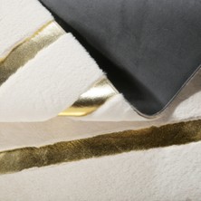 Dericibey Beyaz Gold Bordürlü Peluş Halı 80 x 150 cm