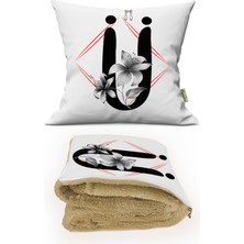 Caisya Home Ü Harfi Baskılı Kişiye Özel Opsiyonel Battaniyeli Yastık Dekoratif Kırlent