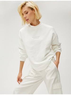 Koton Sırt Detaylı Sweatshirt Yazı Nakışlı