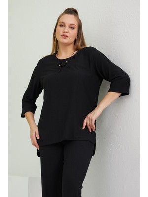 Rmg Kolye Detaylı Yırtmaçlı Büyük Beden Siyah Bluz
