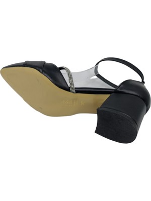 Zerhan C70 Kadın Siyah Burnu Kapalı Sivri Burun Taşlı Bilek Bantlı Alçak Topuklu Ayakkabı