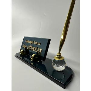 Gündoğan Kristal Kristal Füme Cam Masa Isimlik Tek Kalem ve Kabartma Yazı Aksesuarlı Hediyelik