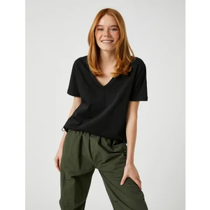 Basic Tişört V Yaka Kısa Kollu