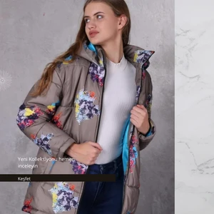 The Farm Animals Farm Animals Oversize Retro Gate Dijital Art Puffer Mont Kadın