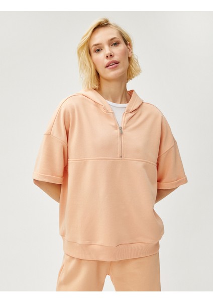 Kapüşonlu Sweatshirt Kısa Kollu Yarım Fermuarlı modelleri
