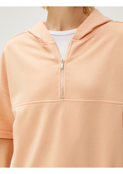 Kapüşonlu Sweatshirt Kısa Kollu Yarım Fermuarlı indirimleri