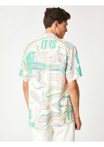 Yazlık Gömlek Soyut Baskılı Slogan Detaylı Klasik Yaka fırsatları