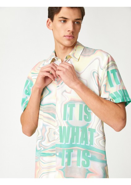 Yazlık Gömlek Soyut Baskılı Slogan Detaylı Klasik Yaka