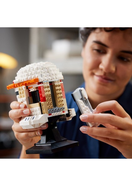 LEGO® Star Wars™ Klon Komutanı Cody Kaskı 75350 - Yetişkinler için Koleksiyonluk Sergileme Modeli Yapım Seti (776 Parça)