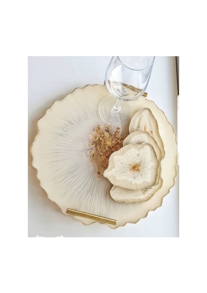 Altın Varaklı Yuvarlak Dalgalı Desenli İki Kişilik Söz Nişan Damat Epoksi Tepsi Bardak Altlığı Seti