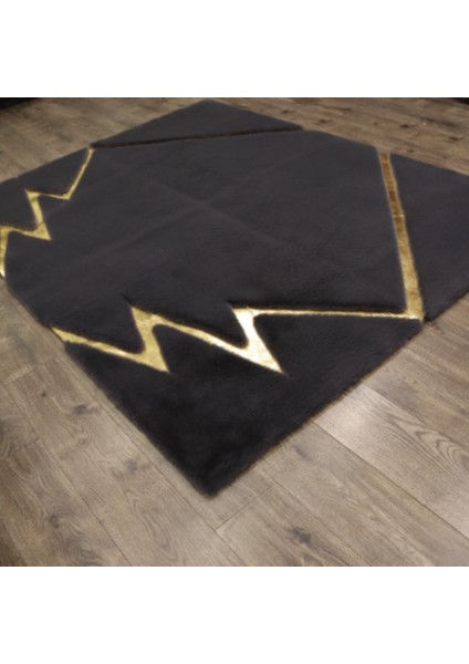 Siyah Gold Bordürlü Peluş Halı 160 x 230 cm