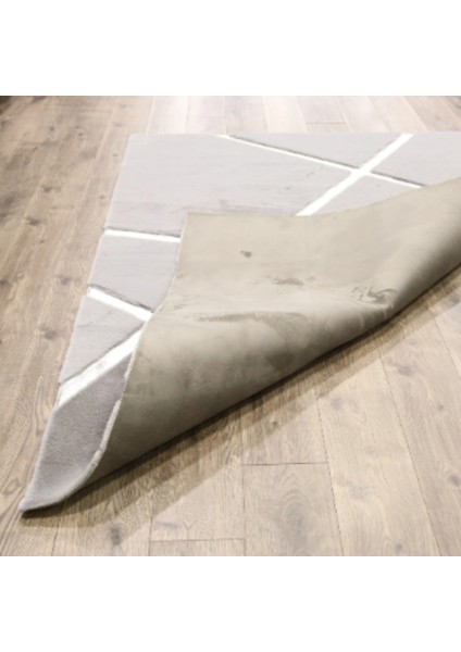 Gri Gümüş Bordürlü Peluş Halı 140 x 200 cm