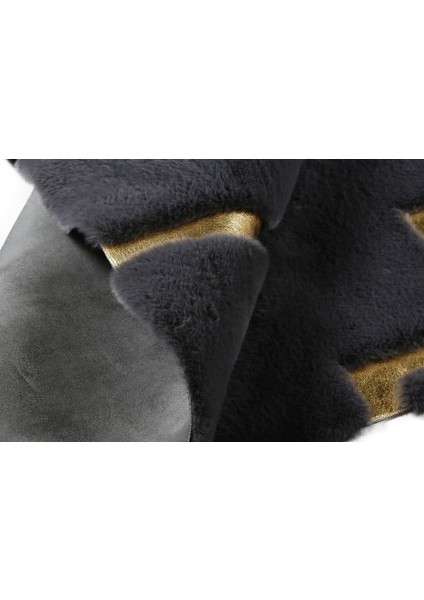 Gold Varaklı Gri Peluş Halı 140 x 200 cm