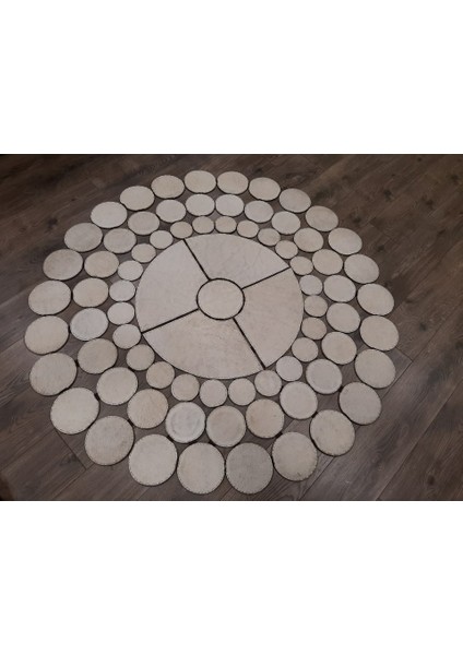 Yuvarlak Beyaz Dana Derisi Puantiyeli Halı 150 x 150 cm