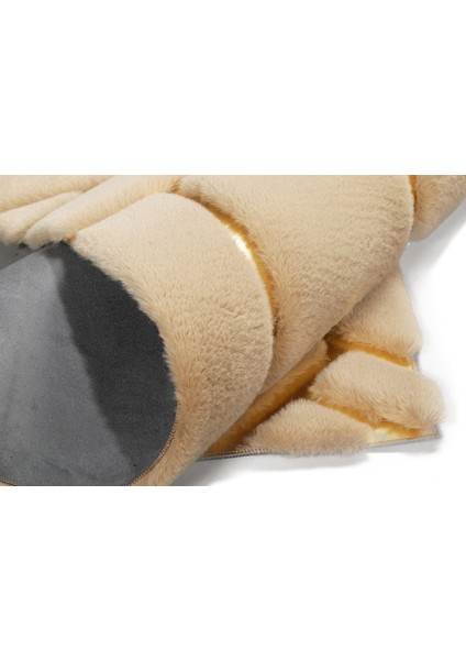 Gold Varaklı Krem Peluş Halı 160 x 230 cm fiyatları