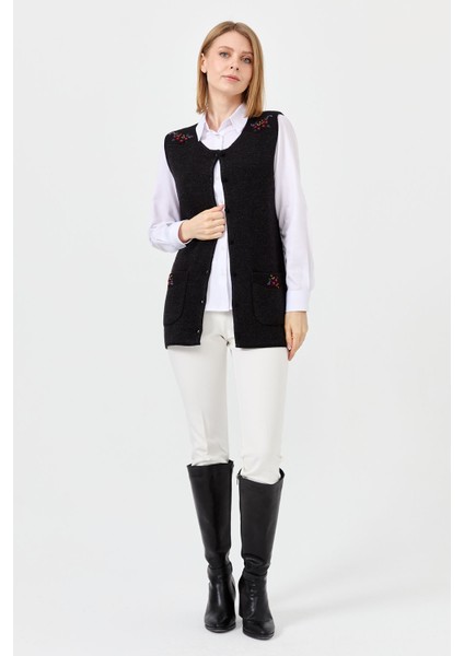 Kadın Sıfır Yaka Omuzu Cep Kapağı Keçeli Işlemeli Düğmeli Yelek Siyah modelleri