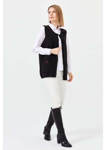 Kadın Sıfır Yaka Omuzu Cep Kapağı Keçeli Işlemeli Düğmeli Yelek Siyah indirimleri
