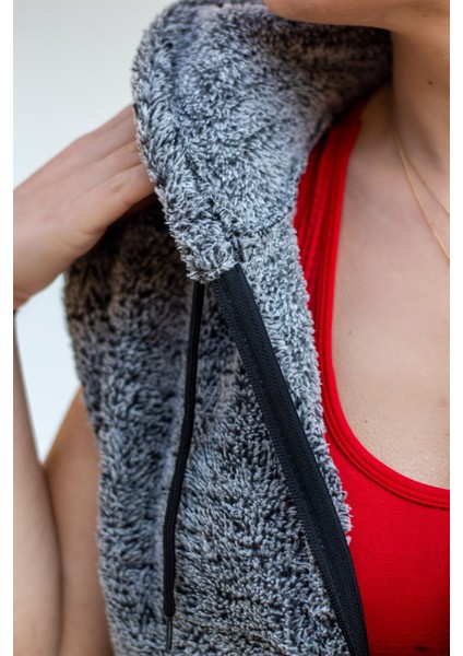 Kadın Gri Peluş Kalın Fermuarlı Kapüşonlu Yelek 23KYLKMY01 fırsatları