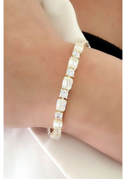 925AYAR Gümüş Üzerine Altın Kaplama Baget Zirkon Taşlı Su Yolu Bileklik fiyatları