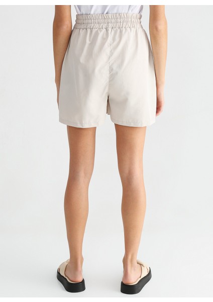 Lastikli Bel Geniş Fit Açık Bej Kadın Şort ORGI indirimleri