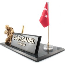 Reklam Atay Kişiye Özel Asker Biblolu Kabartma Yazılı Kristal Masa İsimliği