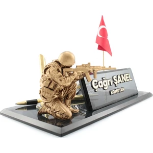Reklam Atay Kişiye Özel Asker Biblolu Kabartma Yazılı Kristal Masa İsimliği