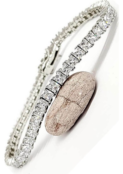 Kare Pırlanta Işıltısında Zirkon Taşlı Gümüş Su Yolu Bileklik