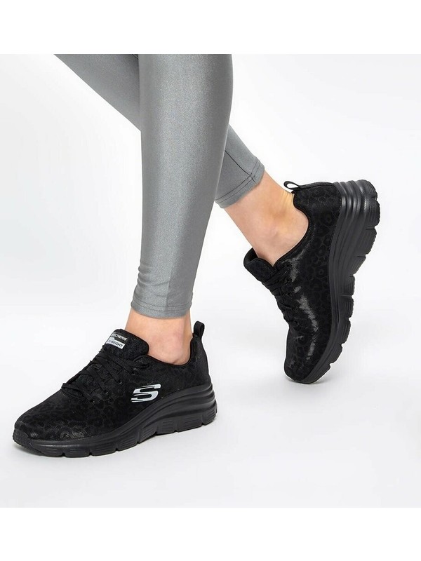 88888179 skechers