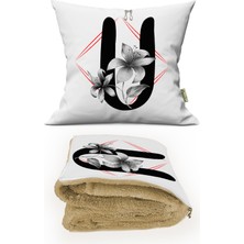 Caisya U Harfi Baskılı Kişiye Özel Opsiyonel Battaniyeli Yastık Kırlent 2 In 1