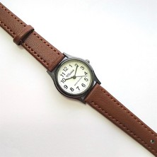 Marlas Retro Kadın Saati, Vintage Tasarım, Klasik, Siyah Kasa Rengi, Minimal Tasarım, Açık Kahverengi Kayış Kordon, Beyaz Kadran