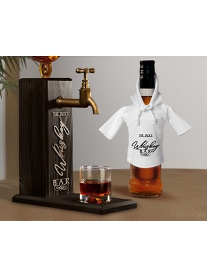 Bk Gift Kişiye Özel Kabartma Isimli Musluklu Doğal Ahşap Içki Standı ve Beyaz Içki Şişesi Tişörtü Hediye Seti, Home Bar, Viski Çeşmesi, Ahşap Içecek Çeşmesi-10