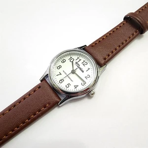 Retro Kadın Saati, Vintage Tasarım, Klasik, Gümüş Kasa Rengi, Minimal Tasarım, Açık Kahverengi Kayış Kordon, Beyaz Kadran