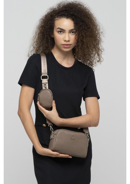 Unıted Colors Of Benetton BNT-862 Kadın Çapraz Çanta