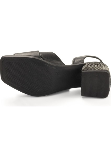 Kadın Hakiki Deri Rahat Orta Topuklu Şık Açık Ayakkabı Sandalet