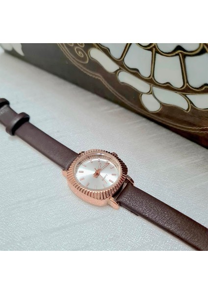 Marlas, Rose Gold Kasa, Kahverengi Deri Kordonlu, Vintage Kadın Kol Saati, Kadın Aksesuar, Minimal Tasarım, Retro Tasarım