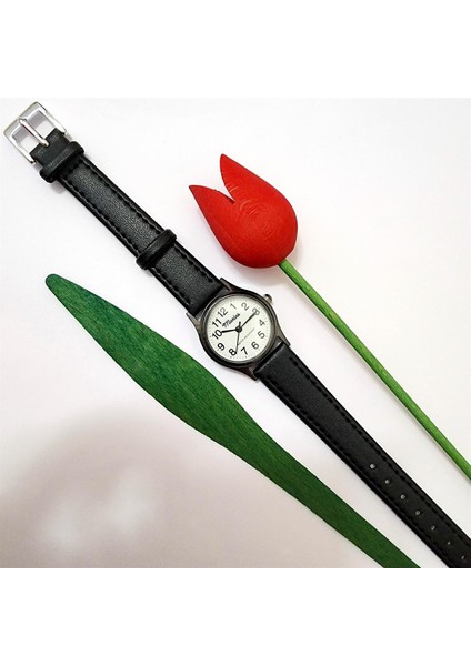 Retro Kadın Saati, Vintage Tasarım, Klasik, Siyah Kasa Rengi, Minimal Tasarım, Siyah Kayış Kordon, Beyaz Kadran fırsatları