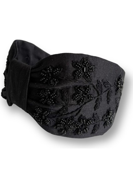 Gelin Çiçeği Taş ve Boncuk Işlemeli Siyah Taç modelleri