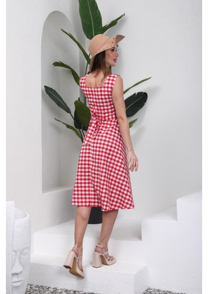 Kırmızı Pötikare Askılı Kare Yaka Kloş Elbise modelleri
