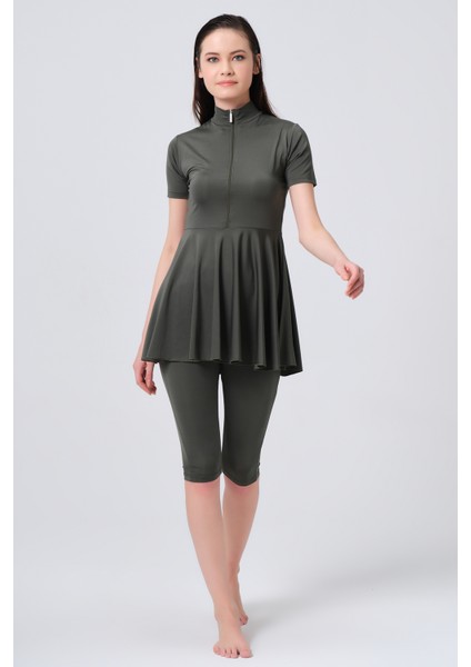 Kloş Etekli Yarım Kol Yarı Kapalı Mayo