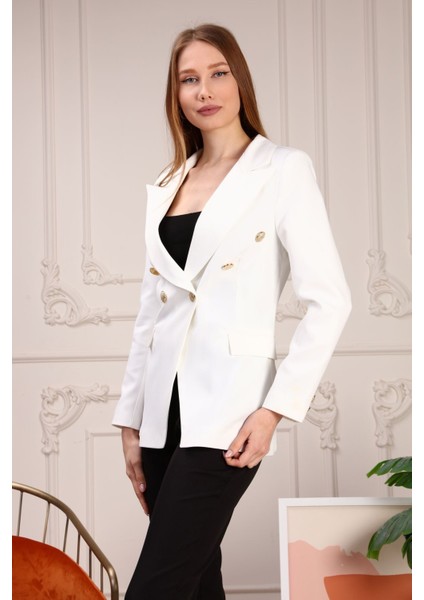 Cep Kapaklı Düğmeli Kadın Ceket