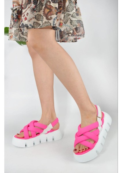 Çapraz Bağlı Pembe Beyaz Ortopedik Taban Kadın Sandalet fırsatları