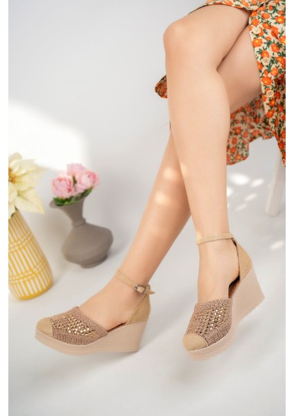 Dolgu Taban Arka Kapalı Taşlı Açık Vizon Kadın Ayakkabı fiyatları