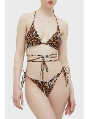 Guess Leoparlı Bağlama Detaylı Çıkarılabilir Dolgulu Removable Üçgen Bikini Üstü Kadın Bikini Üstü E3GJ06MC04R P122